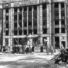Warszawa po wojnie: jak miasto zmieniło się przez lata po II wojnie światowej
