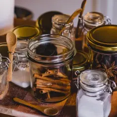Zielona wróżka: historia alkoholu, jego pochodzenie i zastosowania
