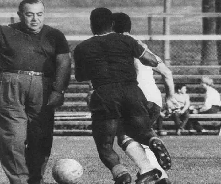 Kto wynalazł piłkę nożną? Odkryj fascynującą historię sportu